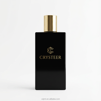 Flacon de parfum en verre carré rechargeable personnalisé de 50 ml/70 ml/100 ml, finition dorée estampée à chaud, style vintage de luxe, diffuseur de roseaux