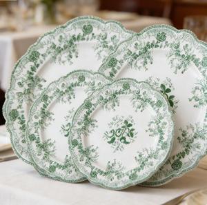Assortiment de Plats en Porcelaine Chic avec Motifs Floraux Verts Artistiques pour des Arrangements de Table de Mariage Audacieux - Product Image 4