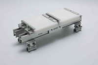 Support de montage PV en aluminium sur mesure, support solaire anodisé résistant à la corrosion pour ferme solaire côtière