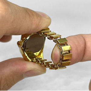 <span class=keywords><strong>Orologio</strong></span> ad Anello <span class=keywords><strong>Vintage</strong></span> Y2K Hip Hop, Quadrante Geometrico Quadrato in Argento, Cinturino Elastico <span class=keywords><strong>al</strong></span> <span class=keywords><strong>Quarzo</strong></span>, Mini Orologi ad Anello Punk per Uomo e Donna - Product Image 2