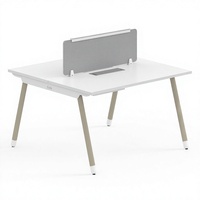 Bureau de travail ouvert personnalisé avec système de pieds partagés, structure en acier et plateau en panneau MFC E0 pour espace de travail