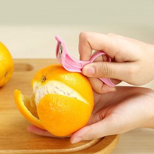 Éplucheur de fruits en plastique, outil de pelage multifonction pour pomme, orange, mangue - Product Image 2
