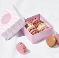 Couvercle et base personnalisés 4 6 12 24pcs Boîte d'emballage en papier pour macarons Boîte cadeau pour macarons avec intercalaire pour truffe chocolat sucré
