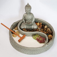 Kit de jardin de bureau Mini Zen avec Figurines de Lotus, Figurines de bouddha, râteau et roches de rivière de sable naturel, ensemble cadeau pour la maison et le bureau
