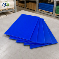 Feuille de plastique ondulé PP durable et personnalisée pour la protection des séparateurs de boîtes et les applications de stockage en entrepôt