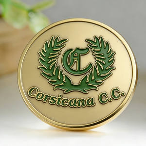 Pièce de monnaie commémorative personnalisable |   Marqueur de golf plaqué or avec monogramme et motif couronne de lauriers - Product Image 1