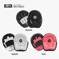 Coussin de frappe de boxe BN en cuir microfibre, coussin de frappe d'entraînement OEM, mitaines de frappe incurvées, coussin de boxe, cible de frappe