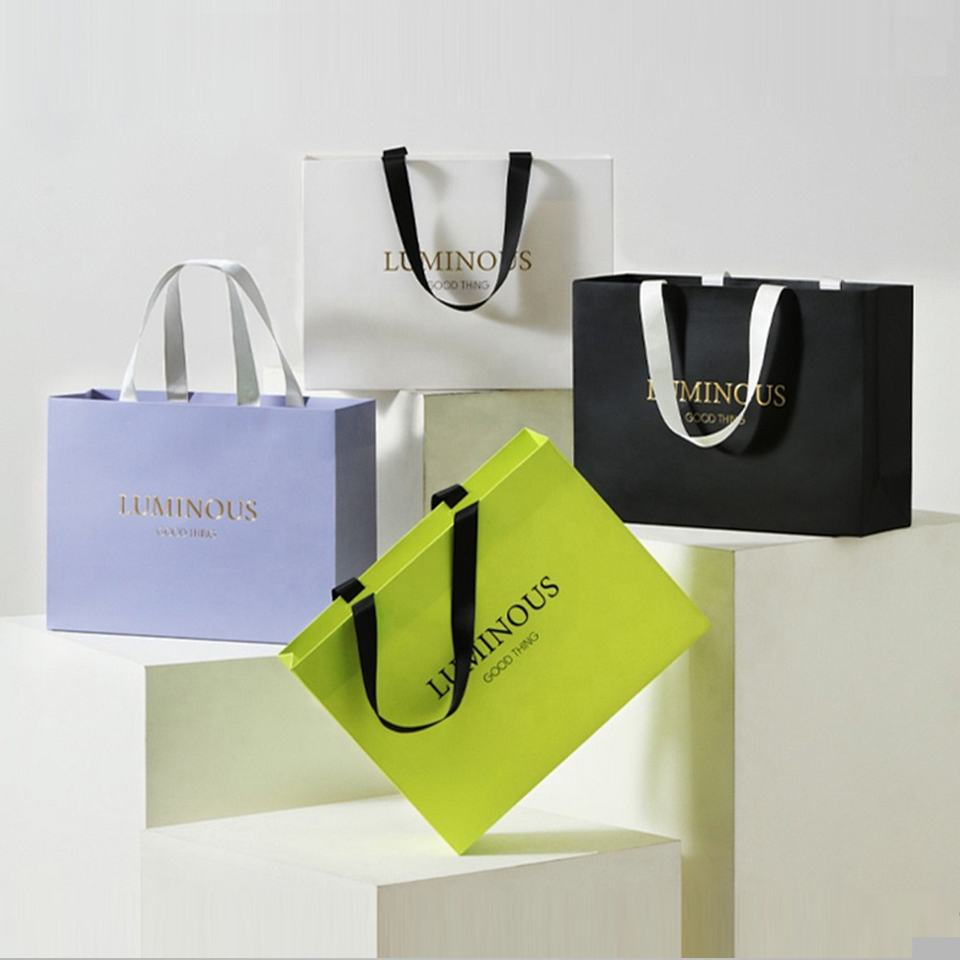 Wholesale Custom Printed Logo Luxury White Cardboard Paper Bag Retail ...