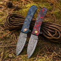 Couteau pliant en gros personnalisé en laiton Damas, couteau de poche à cœur VG10, manche en fibre de carbone, pour la chasse, la randonnée et le camping DM044-2