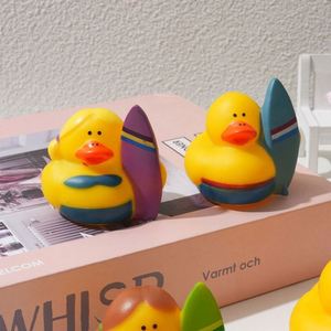 Jouet de bain en PVC vinyle sur mesure, canard aquatique couineur à presser, thème été plage et skateboard, pour bébés de 2 à 4 ans - Product Image 3
