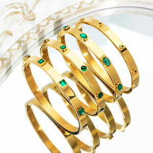 Yüksek lehçe altın kaplama manşet bilezik bilezik kalp şekli kakma paslanmaz çelik Retro moda inci zirkon bilezik - Product Image 4