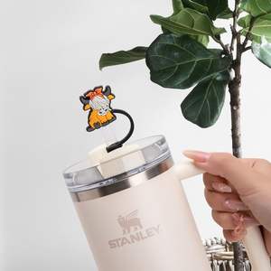 Cubierta de silicona con diseño de vaca Highland para pajitas Stanley Cup, bonitas tapas de silicona para puntas de pajita, protectores antipolvo para puntas. - Product Image 5