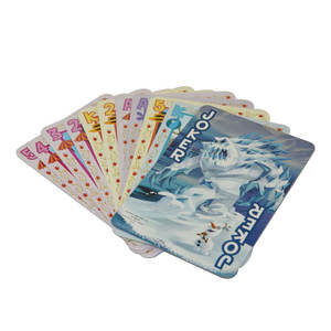 Naipes españoles de <span class=keywords><strong>Anime</strong></span> de gran tamaño personalizables, proveedores de EE. UU., naipes holográficos de póquer de plástico grandes personalizables - Product Image 3