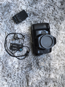 Cámara de cine digital Blackmagic 6K Pro de segunda mano con sensor Super 35 y pantalla táctil LCD de 5 pulgadas - Product Image 1