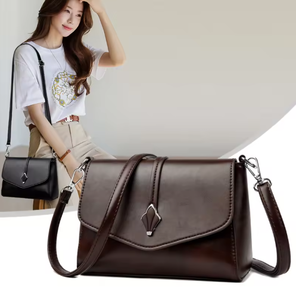 Sac à bandoulière luxueux en PU de créateur. La doublure intérieure est en polyester. Il convient à un usage quotidien. 5701 - Product Image 1