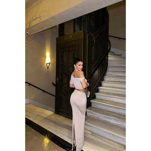 Ensemble deux pièces d'hiver en tweed crème avec jupe et haut court à col asymétrique en tricot, coupe ajustée - Product Image 3