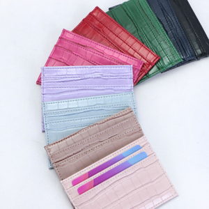 Portafoglio Sottile in Pelle PU Effetto Alligatore di Alta Qualità, Basso MOQ, Logo Personalizzato, <span class=keywords><strong>Porta</strong></span> <span class=keywords><strong>Carte</strong></span> Minimalista in Pelle Vegana Effetto <span class=keywords><strong>Coccodrillo</strong></span> per Donne - Product Image 3