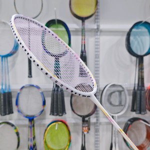 <span class=keywords><strong>Raquette</strong></span> de <span class=keywords><strong>badminton</strong></span> professionnelle disponible en OEM, entièrement en carbone graphite, poignée en PU, cordes durables 22-35lbs pour l'entraînement - Product Image 2