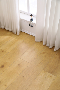Plancher en chêne blanc composite PVC et bois, tailles personnalisables (9-12 pouces), qualité E1, installation par clipsage sans formaldéhyde - Product Image 4