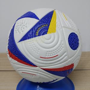 Ballon de football d'entraînement 2026 de haute qualité à prix abordable, avec logo personnalisé, en PU thermocollé, durable pour l'entraînement et les matchs - Product Image 5