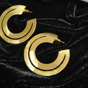 Pendientes Vintage con diseño de tuerca para mujer, aretes geométricos chapados en oro - Product Image 2