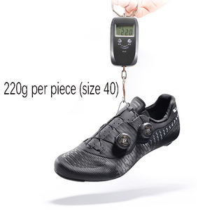 Nuove <span class=keywords><strong>Scarpe</strong></span> <span class=keywords><strong>da</strong></span> <span class=keywords><strong>Ciclismo</strong></span> su Strada in Fibra di Carbonio Ultra-leggere e Traspiranti, Alta Durezza, <span class=keywords><strong>Comode</strong></span>, Antiscivolo, Resistenti all'Usura, alla Moda - Product Image 3