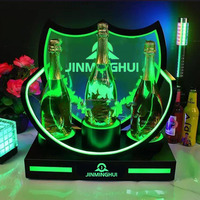LiqVis LED Glorifier de bouteilles pour 3 bouteilles, en métal et acrylique, en forme de bouclier, avec logo gravé, accessoire pour le commerce de détail, les fêtes et les boîtes de nuit