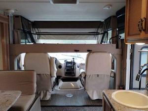 Autocaravana de Lujo Usada y Económica Thor Motor RV 2017 - Product Image 4