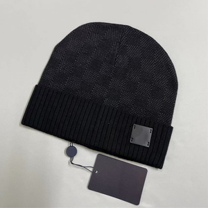 Gorro de Invierno Unisex de Lujo con Diseño a Cuadros y Pompón de Ganchillo, Diseño <span class=keywords><strong>en</strong></span> Relieve, Tejido Común, Estilo Bob de Diseñador - Product Image 5