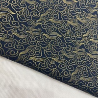 Tissu 100 % coton imprimé numérique style vintage avec motif nuage porte-bonheur et feuille d'or, disponible en 2 couleurs, pour vêtements Cheongsam pour femmes et hommes