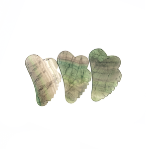Thérapie d'acupuncture traditionnelle Fluorite arc-en-ciel naturel Gua Sha outils faciaux outil de <span class=keywords><strong>Massage</strong></span> de grattage du corps et du visage avec dent - Product Image 5