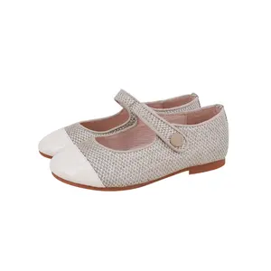 Style classique haute brillance cuir supérieur enfants blanc chaussures plates de mariage semelle en caoutchouc bout rond Mary Jane filles chaussures habillées