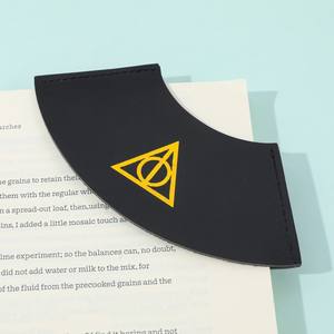 Marcapáginas de Cuero PU con Bordes Cosidos, Diseño de <span class=keywords><strong>Harry</strong></span> <span class=keywords><strong>Potter</strong></span>, Reliquias de la Muerte y Plataforma Nueve y Tres Cuartos - Product Image 2
