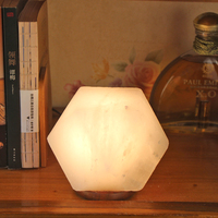 Lampe de table en sel de l'Himalaya sculptée à la main en diamant, toucher naturel, base en bois, pour décoration de Noël – Approvisionnement direct usine