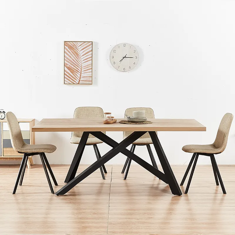 Tavoli con pannelli superiori in MDF a basso costo in stile nordico e sedie in velluto mobili per sala da pranzo