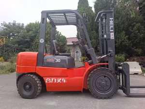 Chariot élévateur à fourche d'occasion HELI H2000 CPCD30, moteur diesel, 3 tonnes, bon état, origine chinoise, Shanghai - Product Image 2