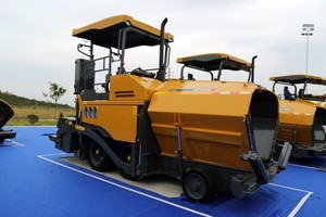Paveuse hydraulique d'asphalte et de béton RP505 avec une largeur de pavage de 5 m et pièces de rechange - Product Image 6