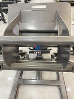 YG FITNESS YG-6049 Machine de presse à jambes commerciale à 45 degrés, à charge par plaques, capacité 300 kg, pour salle de sport