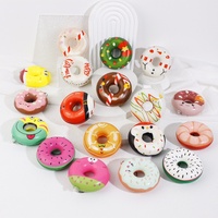Vente en gros mignon PU mousse beignet porte-clés Squishy Fidget jouet pour le soulagement du stress et de l'anxiété décoration de bureau cadeau fournitures de vacances de Noël
