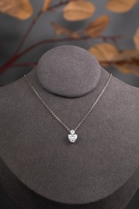 Collier pendentif élégant en or blanc massif 14 carats avec diamant de laboratoire taille poire de 1,01 ct |   Collier pendentif avec diamant de laboratoire taille poire - Product Image 4