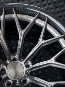 Popular Two Piece Multi <b>Spoke</b> Forged <b>Wheel</b> True Carbon Fiber Rim Custom Spec Lightweight Auto Hub Suitable For Luxury Sports Car - Product Image 4