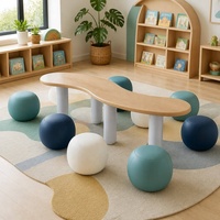 Ensemble de table et de chaises pour enfants en bois en forme de S moderne pour la maternelle et la préscolaire