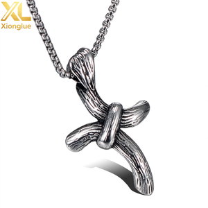 Pendentif croix torsadé en or 10 carats et acier inoxydable, style hip-hop punk vintage, bijoux unisexe - Product Image 3
