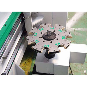 Машина для производства гробов Roctech 4 оси 9,0 кВт <span class=keywords><strong>HSD</strong></span> ATC для 4 оси CNC большая стальная труба 4D обработка AC380V RC1325RH-ATC - Product Image 2