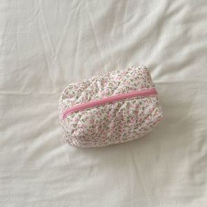 Bolsa de Maquillaje Floral Acolchada de Gran Capacidad, Bolsa de Cosméticos Plegable de Tela de Lino y Algodón para Mujer - Product Image 6