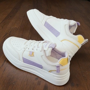 Nuevos Zapatos Deportivos Versátiles de Moda Izquierda-Derecha para Hombre y Mujer, Parte Superior de Cuero Sintético Plano, Entresuela de PU, Suela de Goma, Cierre con Cordones - Product Image 4