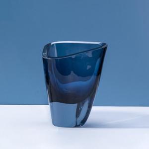 Manufacturers Custom Decoration Wholesale Glass <b>Vase</b> for Centerpieces Expensive Pewter Milk Glass <b>Vases</b> - Product Image 3