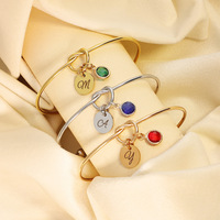 Bracelet personnalisé avec lettre, nœud en forme de cœur, pendentif pièce initiale et pierre de naissance, breloque nœud, pour femme, bracelet de couple sur mesure