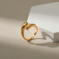 Bijoux de style minimaliste moderne Bague en or véritable 18 carats en laiton Délicate bague élégante pour femme adaptée à un usage quotidien