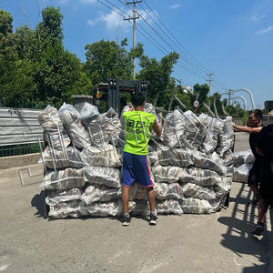 Baskets d'occasion propres <span class=keywords><strong>moins</strong></span> chères Chaussures de football d'occasion pour hommes Stock en ballots Chaussures d'occasion mixtes à vendre - Product Image 2